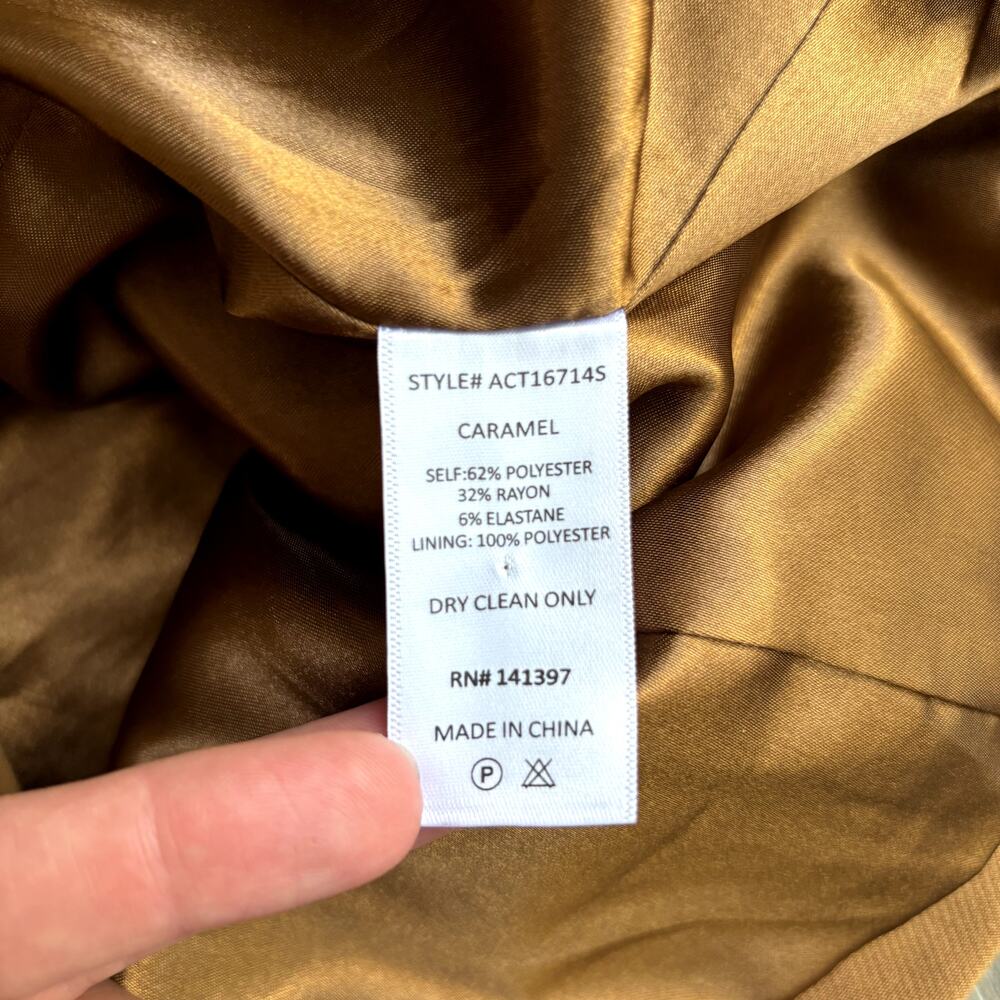 ASTR The Label Boyfriend Blazer in Camel Medium - Picture 6 of 10